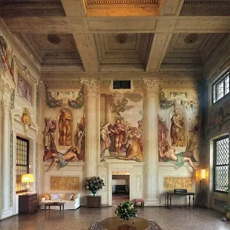 Grappaland Crespano del Grappa